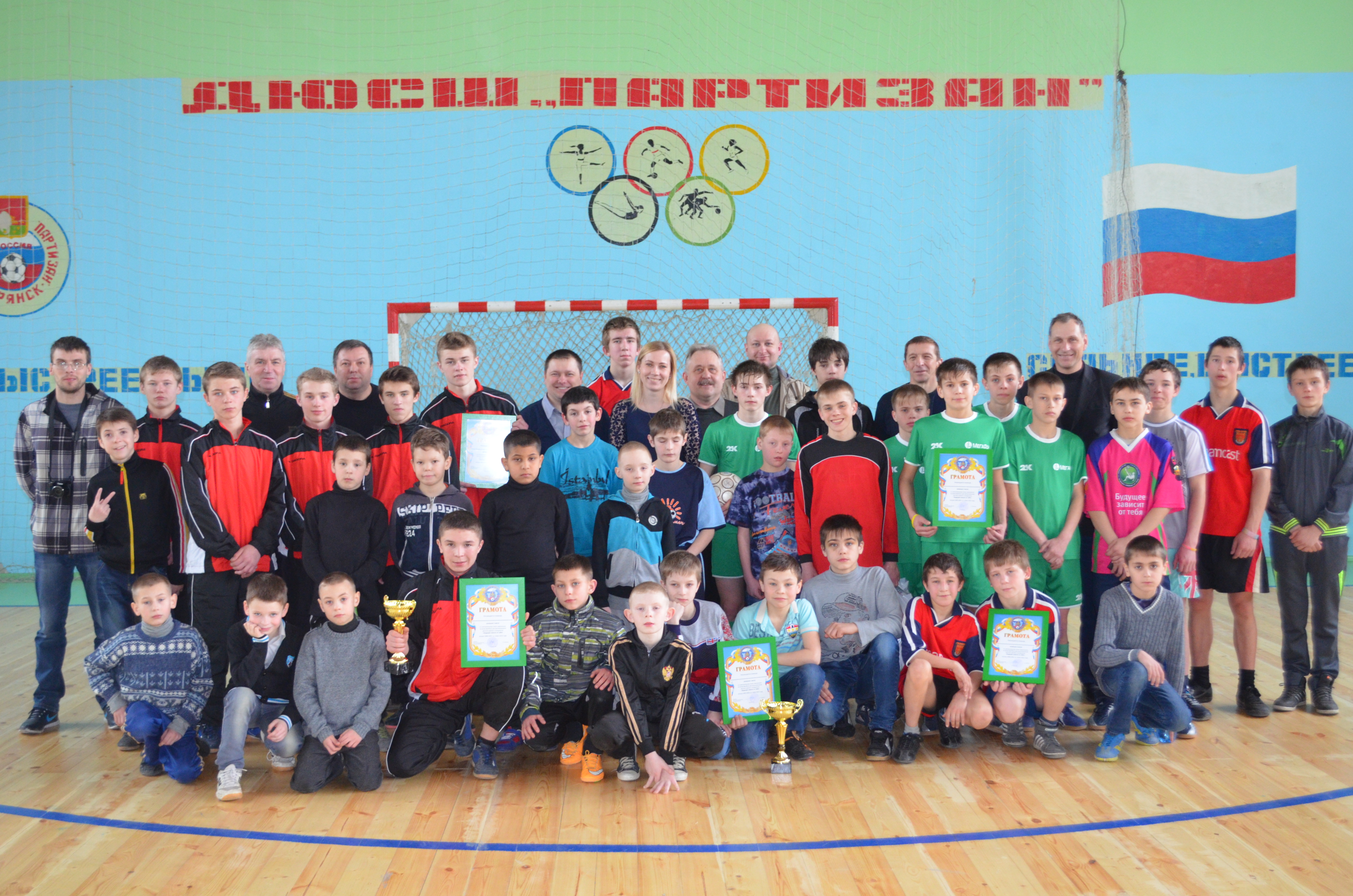 ����� ����